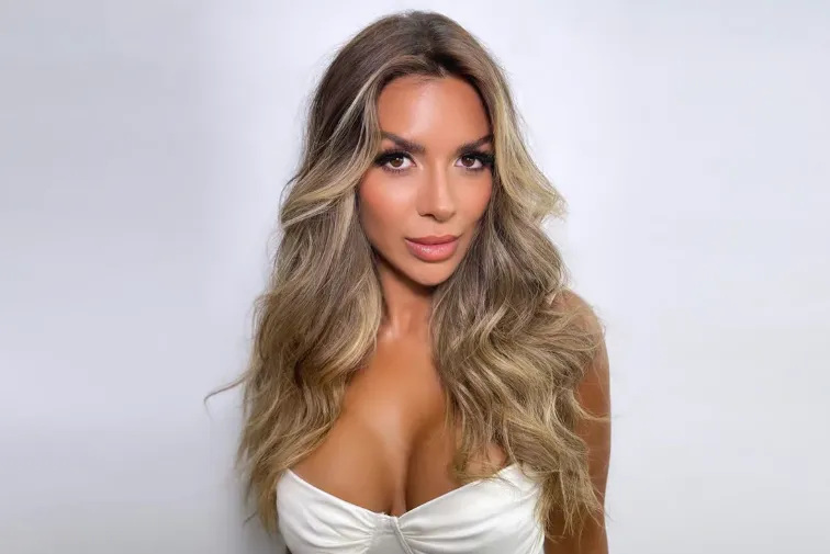 Ekin Su Age, Height, Weight, Net Worth, Career, And More